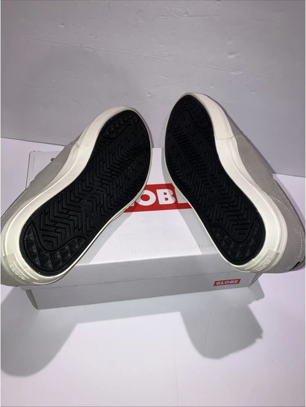 Globe Attic Skateboard Shoes  Warm Grey/ Antique Men’s Size 8 NEW